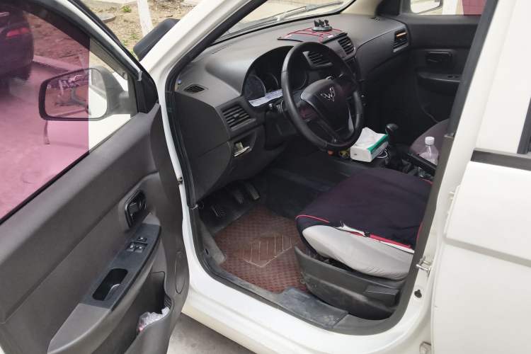 Used Wuling Hongguang 2015 1.2L S Base Model China V Standard
