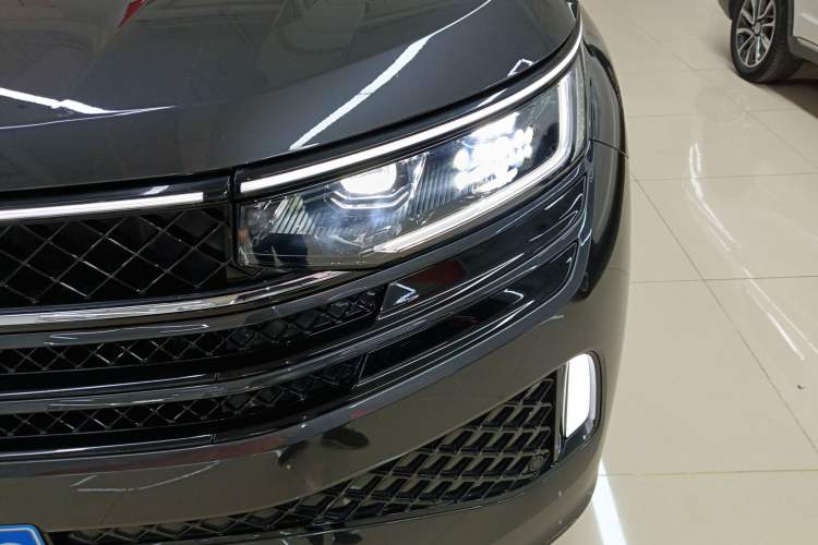 Used Volkswagen Tavendor 2023 380TSI Four-Wheel Drive R-Line Cruise Edition
