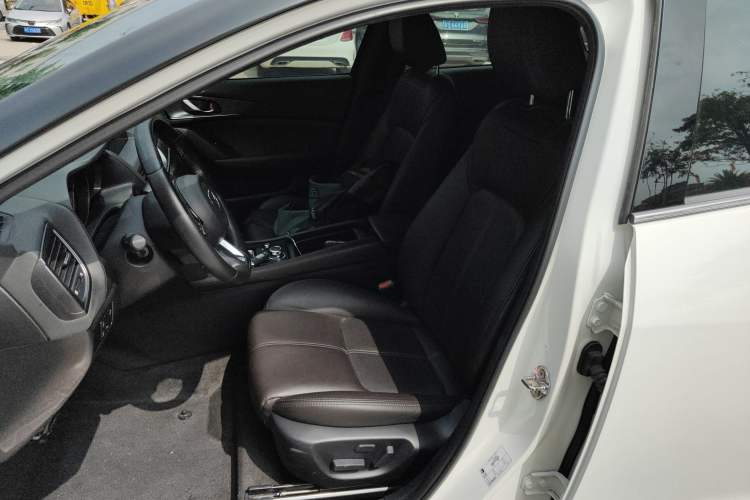 Used Mazda CX-4 2021 2.0L Automatic Two-Wheel Drive Blue Sky Luxury Edition
