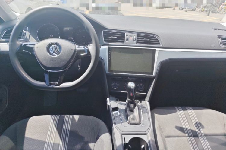 Used Volkswagen Lamando 2015 230TSI DSG Fashion Edition Center Console