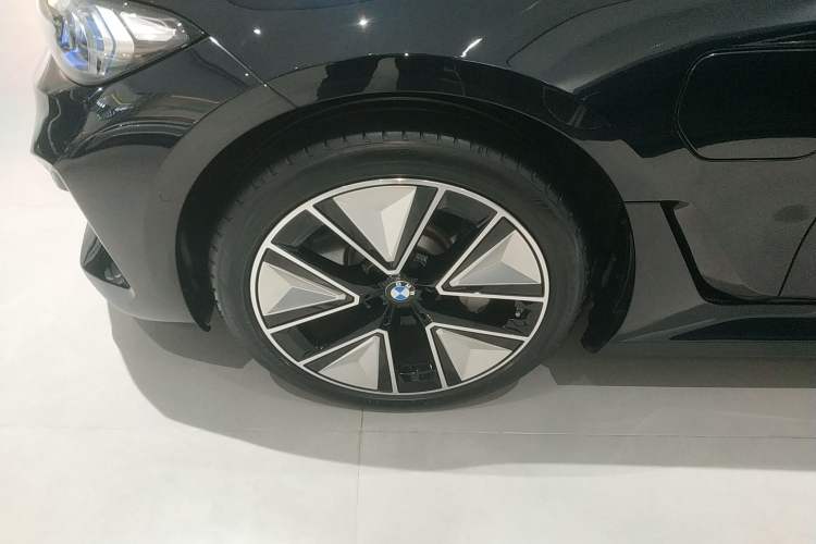 Used BMW i3 2025 eDrive 40 L Midnight Sports Package