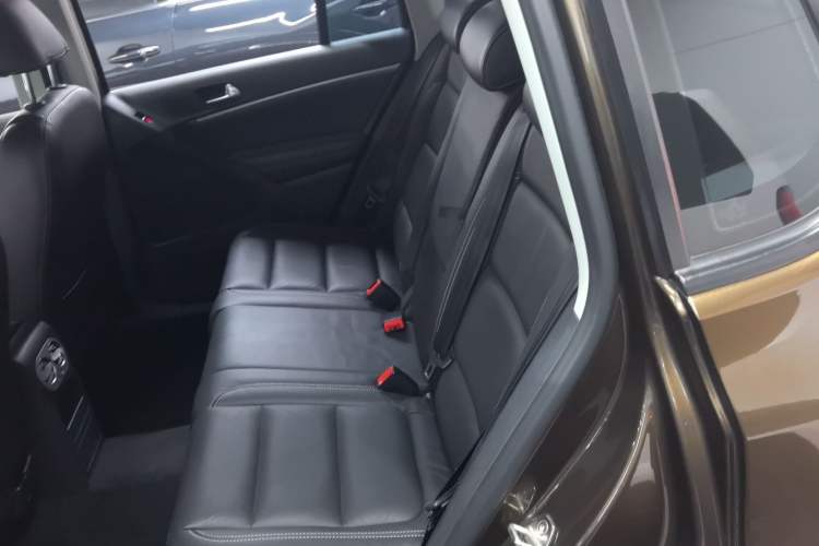 Used Volkswagen Tiguan 2016 300TSI Automatic Two-Wheel Drive Comfort Edition Left Rear Seat