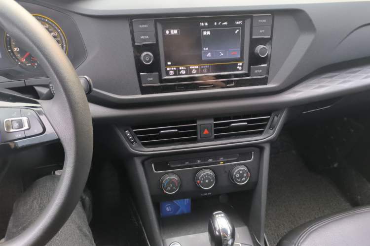 Used Volkswagen Tharu 2019 280TSI Two-Wheel-Drive Trend Edition China V Standard Audio And AC Panel