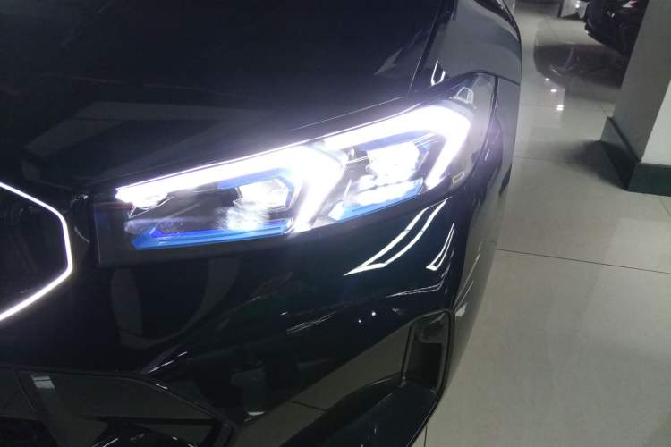 Used BMW 3 Series 2025 330Li M Sport Shadowline Package Left Front Headlight