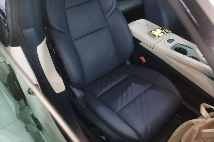 Used Zeekr 001 2025 YOU Edition 100 kWh All-Wheel Drive Right Front Seat