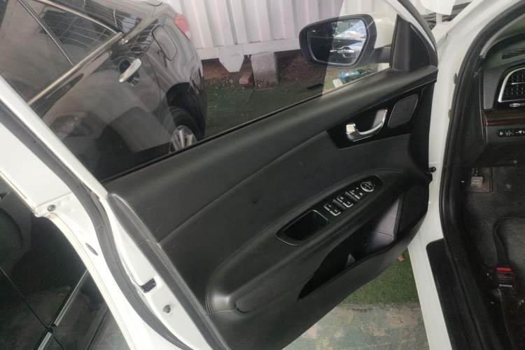 TDK.VehicleDetails.img