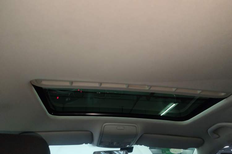 Used Volkswagen Golf 2012 1.6L Automatic Comfort Model Headliner