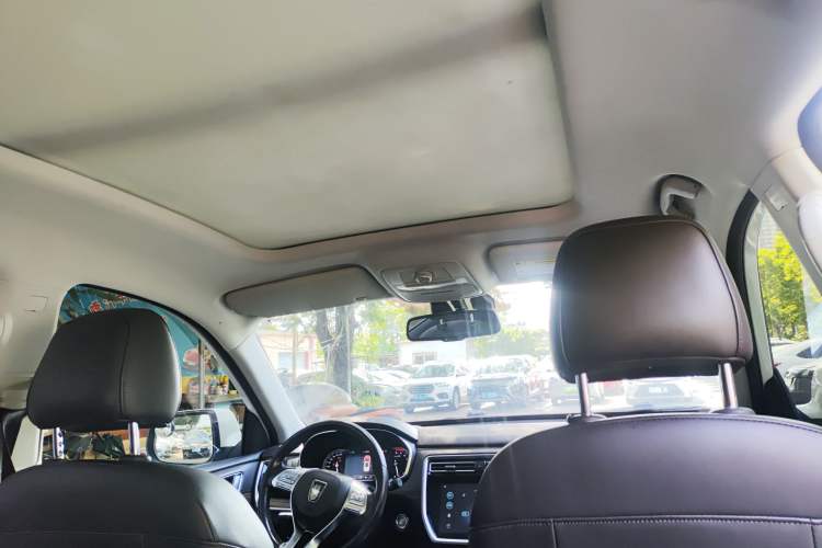 Used Roewe RX8 2019 30T Smart Connectivity Two-Wheel Drive Supreme Flagship Edition
