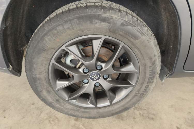 Used BYD Song 2021 Classic Edition 1.5T Automatic Elite Model Right Rear Wheel Hub