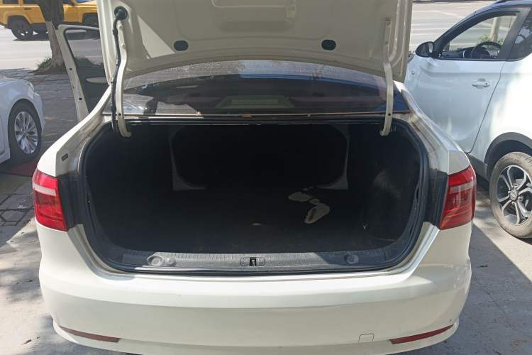 Used Volkswagen Lavida 2017 1.6L Automatic Comfort Edition
