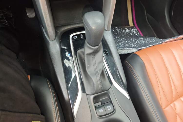 Used Toyota Corolla Cross 2023 Dual-Motor 2.0L Elite Edition Gear Lever