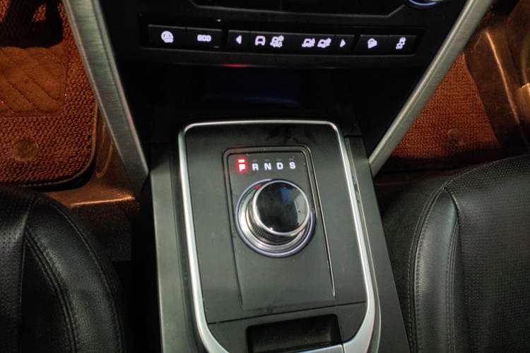 Used Land Rover Discovery Sport 2018 240 PS SE Version Gear Lever