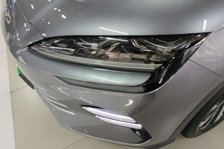 Used BYD Song PLUS New Energy 2023 Champion Edition DM-i 110KM Flagship Model Left Front Headlight