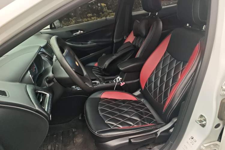 Used Chevrolet Cruze 2018 320 Automatic Pioneer Sunroof Edition Left Front Seat