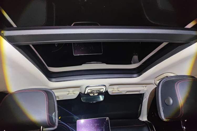 Used BYD Tang New Energy 2018 DM 2.0T All-Wheel Drive Smart Connect Elite 7-Seater China V Emission Standard