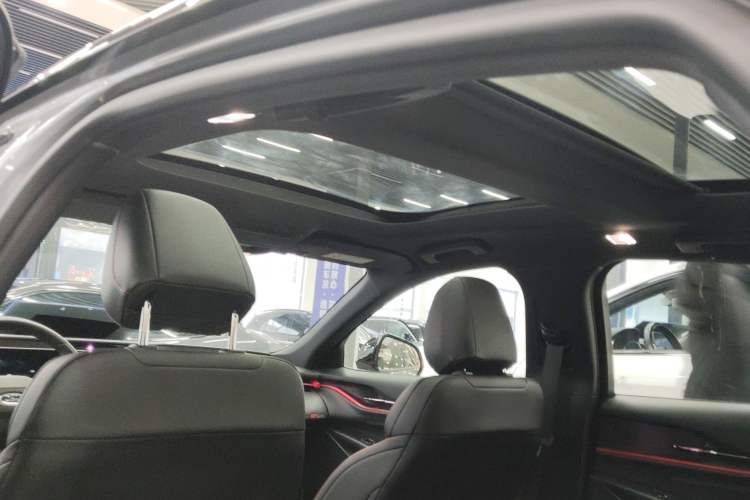 Used Ford Mondeo 2022 Facelift EcoBoost 245 ST-Line Headliner