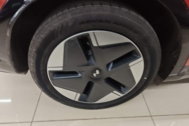 Used ONVO L60 2024 60 kWh Rear-Drive Version