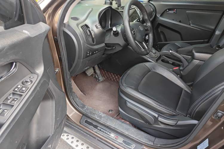 Used Kia Sportage R 2012 2.0L Automatic Two-Wheel Drive NAVI