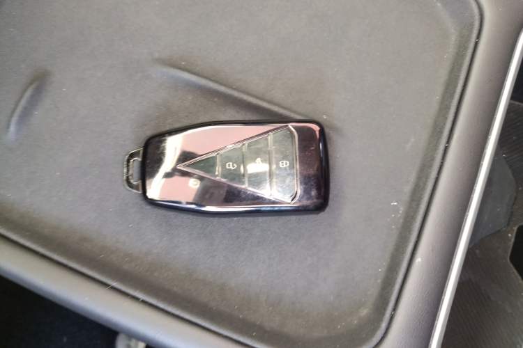 Used Venucia VX6 2025 Large Flat-Layout 520 Pro