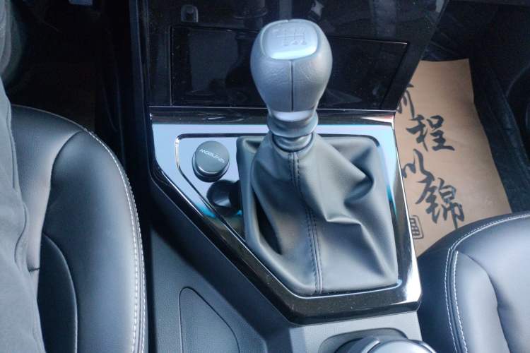 Used Wuling Zhengcheng 2021 1.5T Manual Luxury Version Gear Lever
