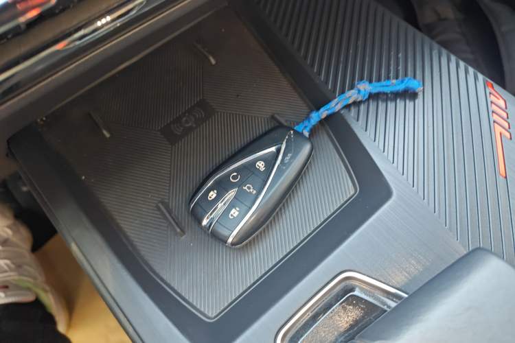 Used CHANGAN OSHAN Z6 2022 Blue Whale 1.5T DCT Smart Navigation Model