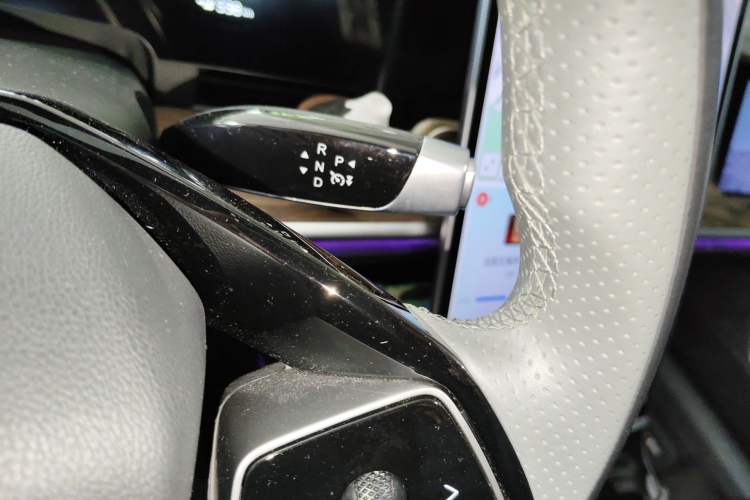 Used NETA S 2022 All-Electric 650 km Four-Wheel Drive Premium Version Gear Lever