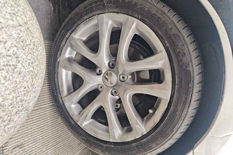 Used Volkswagen Golf 2012 1.6L Automatic Comfort Model Right Front Wheel Hub