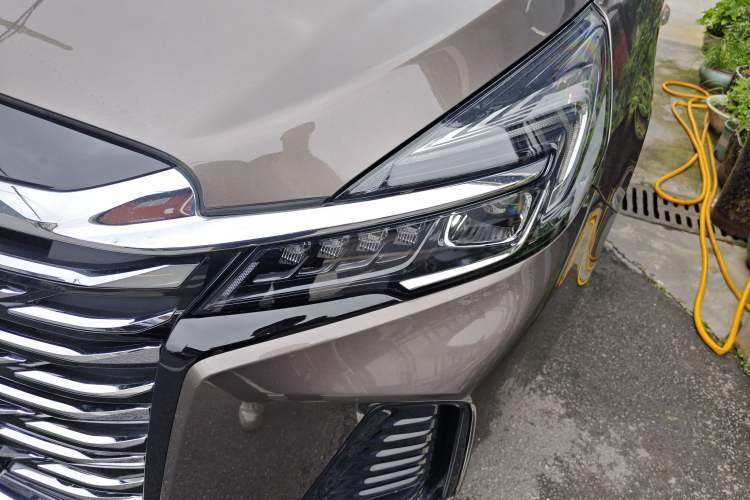 Used Buick GL8 2023 Facelifted Land Cruiser Executive Luxury Version Left Front Headlight