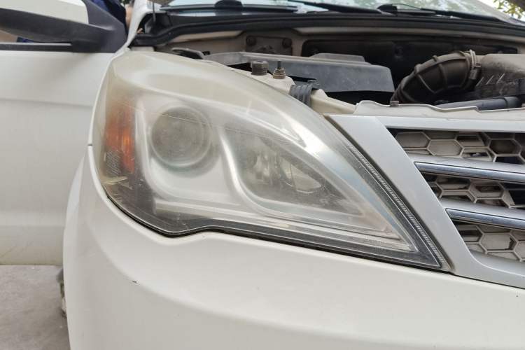 Used BAIC Weiwang M20 2014 1.5L practical type BJ415A Right Front Headlight