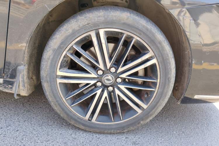 Used Dongfeng Aeolus A9 2016 1.8T Luxury Model Right Front Wheel Hub