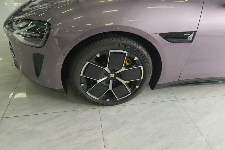 Used Xiaomi Auto SU7 2024 Four-Wheel Drive Ultra-Long Range Advanced Intelligent Driving Max Edition Left Front Wheel Hub