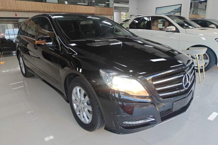 Used Mercedes-Benz R-Class 2015 R 320 4MATIC Luxury Model