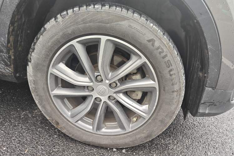 Used Geely Auto Emgrand X7 Sport 2018 1.8TD Automatic Two-Wheel Drive Zhiya Model