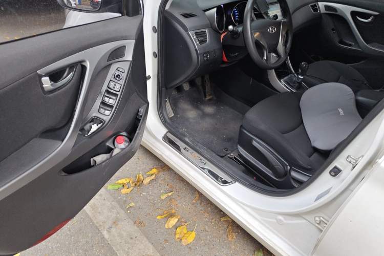 Used Hyundai Elantra (5th Generation / Langdong) 2015 1.6L Manual Leading Model Driver Seat