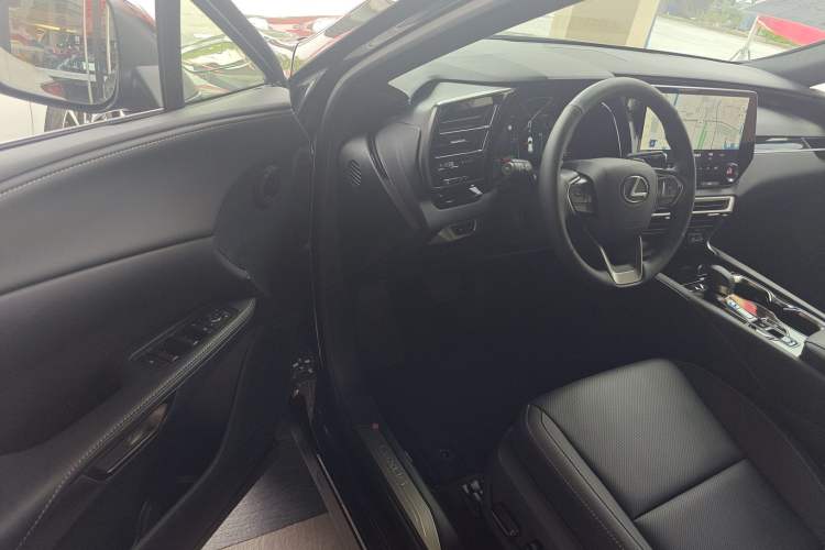 Used Lexus RX 2026 Model 350h Two-Wheel-Drive Joy Edition
