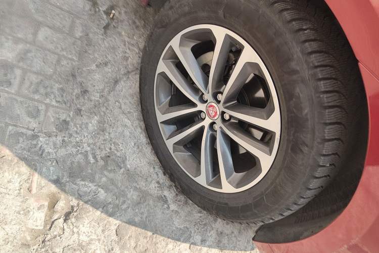 Used Jaguar F-PACE 2016 2.0T Two-Wheel-Drive R-Sport Sport Edition
