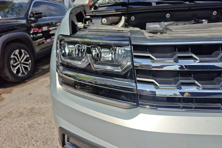 Used Volkswagen Teramont 2019 380TSI Four-Wheel Drive Luxury Version China V Standard Right Front Headlight