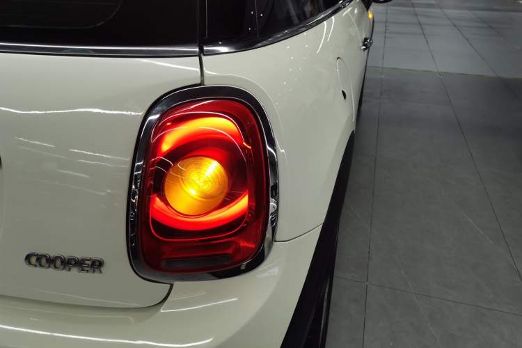 Used MINI 2014 1.5T COOPER Excitement
