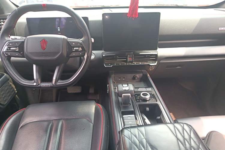 Used JMC DaDao 2024 Explorer 2.3T Diesel Automatic 4x4 Extreme Edition Center Console