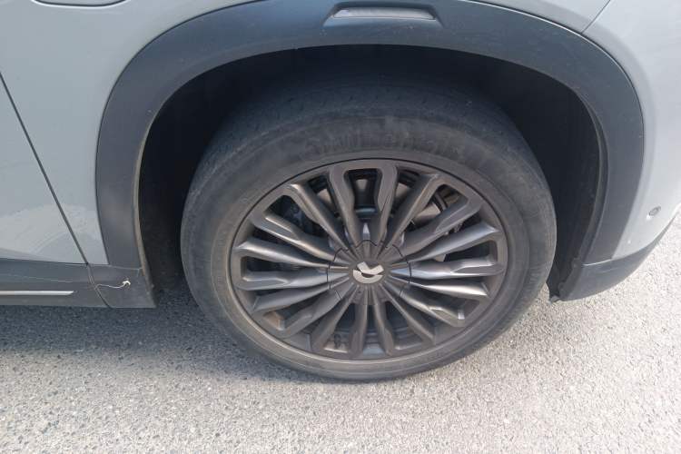 Used Nio ES8 2018 355 km Base Version 7-Seater Edition Right Front Wheel Hub