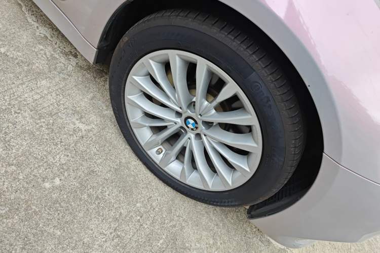 Used BMW 5 Series New Energy 2020 530Le Luxury Package Right Front Wheel Hub