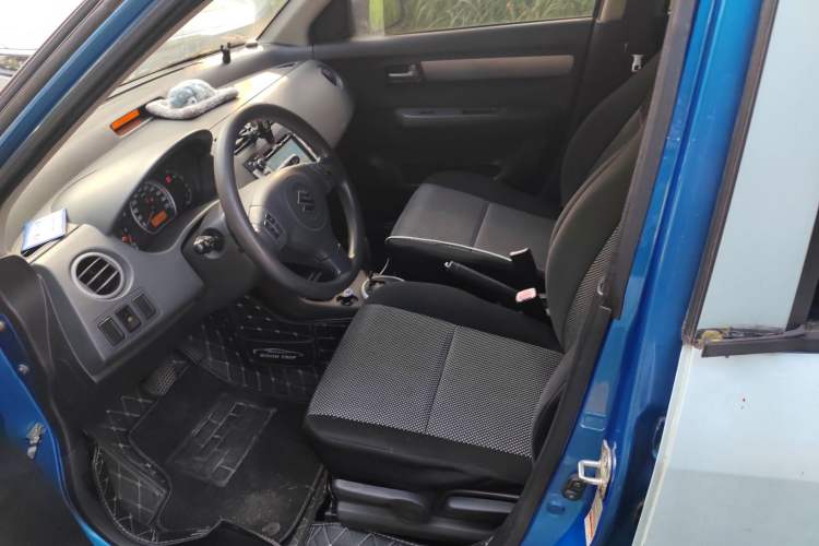 Used Suzuki Swift 2009 1.5L Automatic Two-Tone Xuanrui Edition