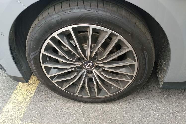 Used BYD Han 2025 DM-i 125KM LiDAR-Powered Intelligent Driving Model Left Front Wheel Hub