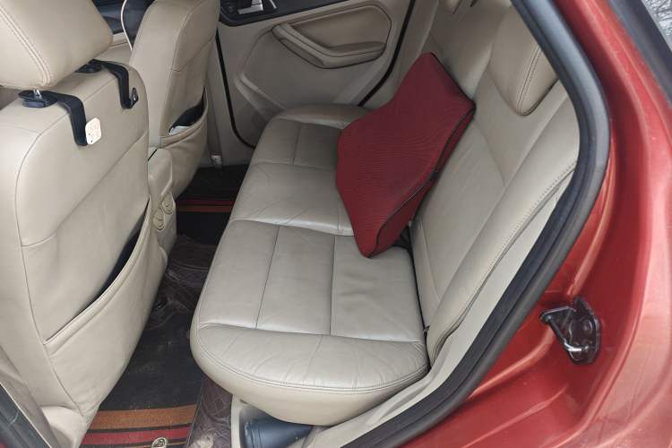 Used Ford Focus 2011 Hatchback 1.8L Automatic Fashion Edition
