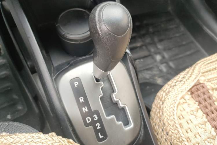 Used Kia K2 2012 Sedan 1.4L Automatic GLS Commemorative Edition Gear Lever