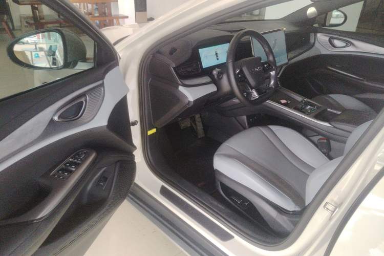 Used BYD Seal 2023 DM-i 1.5L 121km Luxury Model
