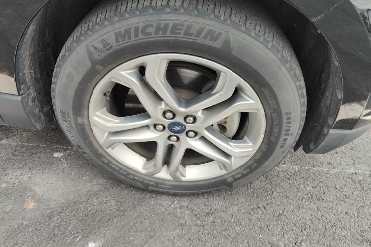 Used Ford Edge 2018 EcoBoost 245 Two-Wheel-Drive Titanium 7-Seater China VI Standard
