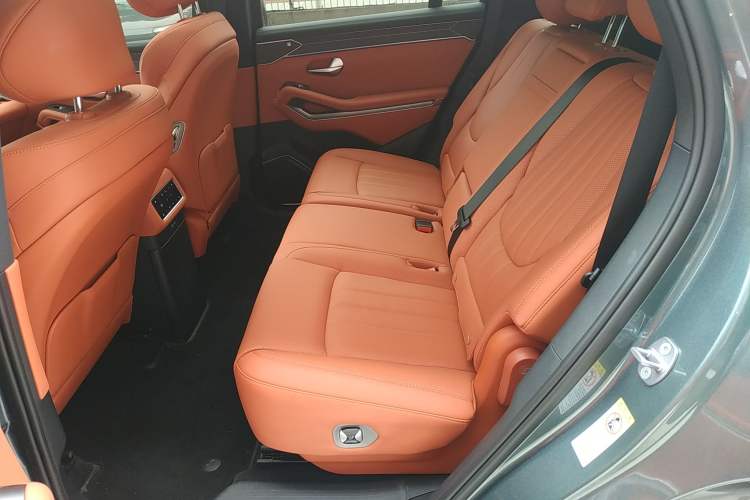 Used BYD Tang L 2025 DM 175KM Drone Player Edition Left Rear Seat