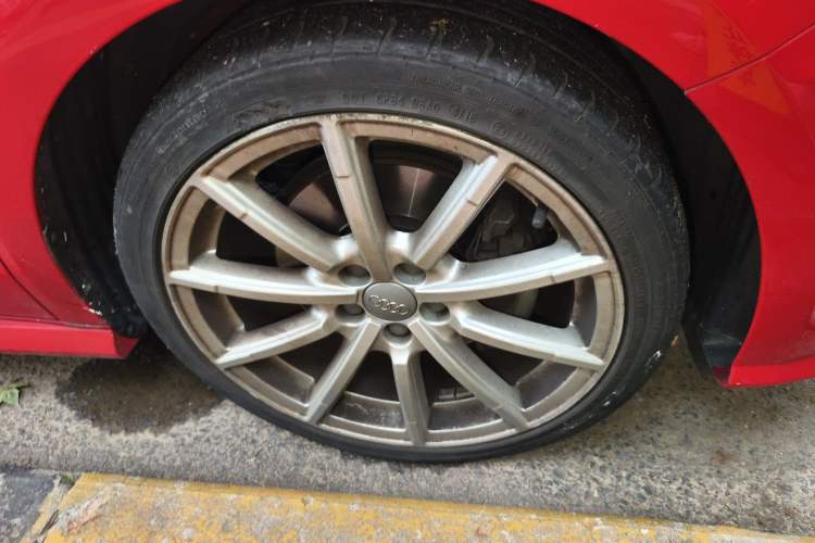 Used Audi A1 2016 30 TFSI Sportback S Line Sports Edition Right Front Wheel Hub