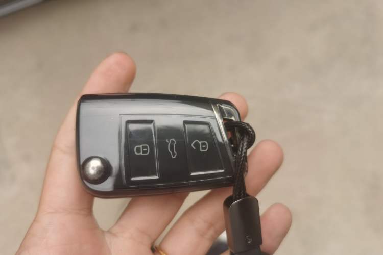 Used Volkswagen Golf 2019 280TSI DSG R-Line China VI Standard Vehicle Key